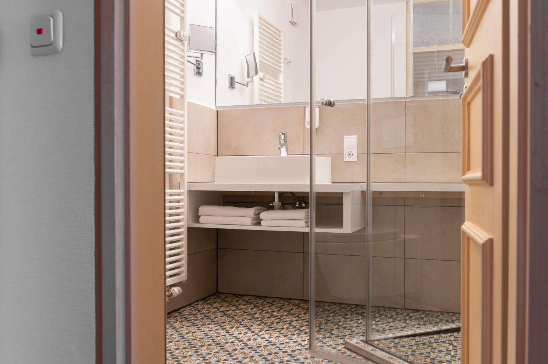 Landhotel 3Kronen Adelsdorf المظهر الخارجي الصورة