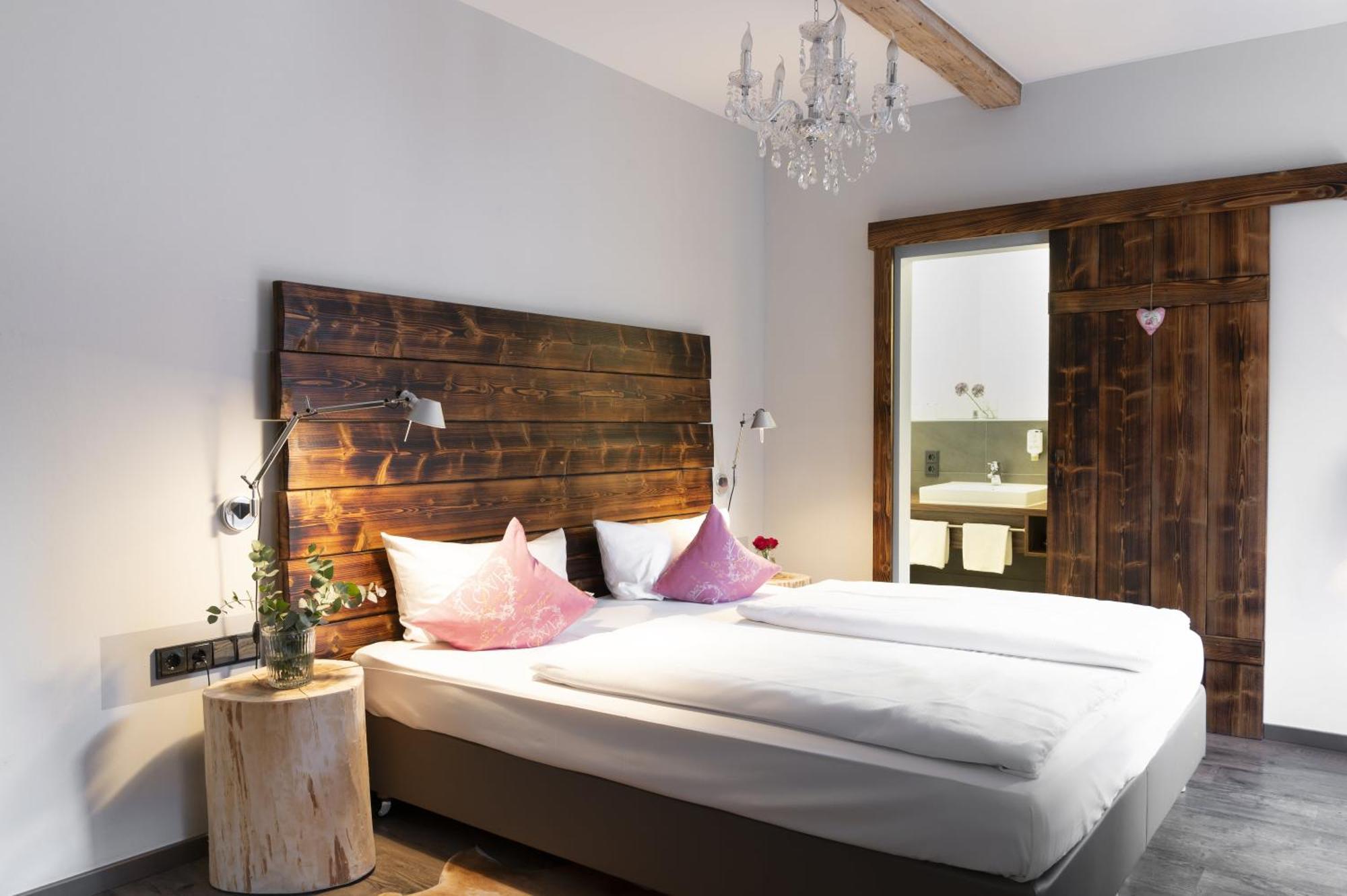 Landhotel 3Kronen Adelsdorf المظهر الخارجي الصورة