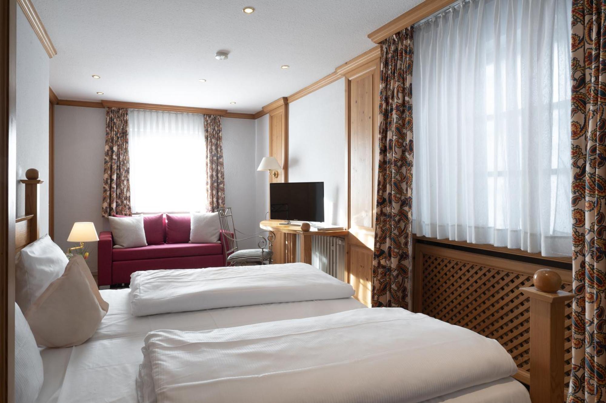 Landhotel 3Kronen Adelsdorf المظهر الخارجي الصورة