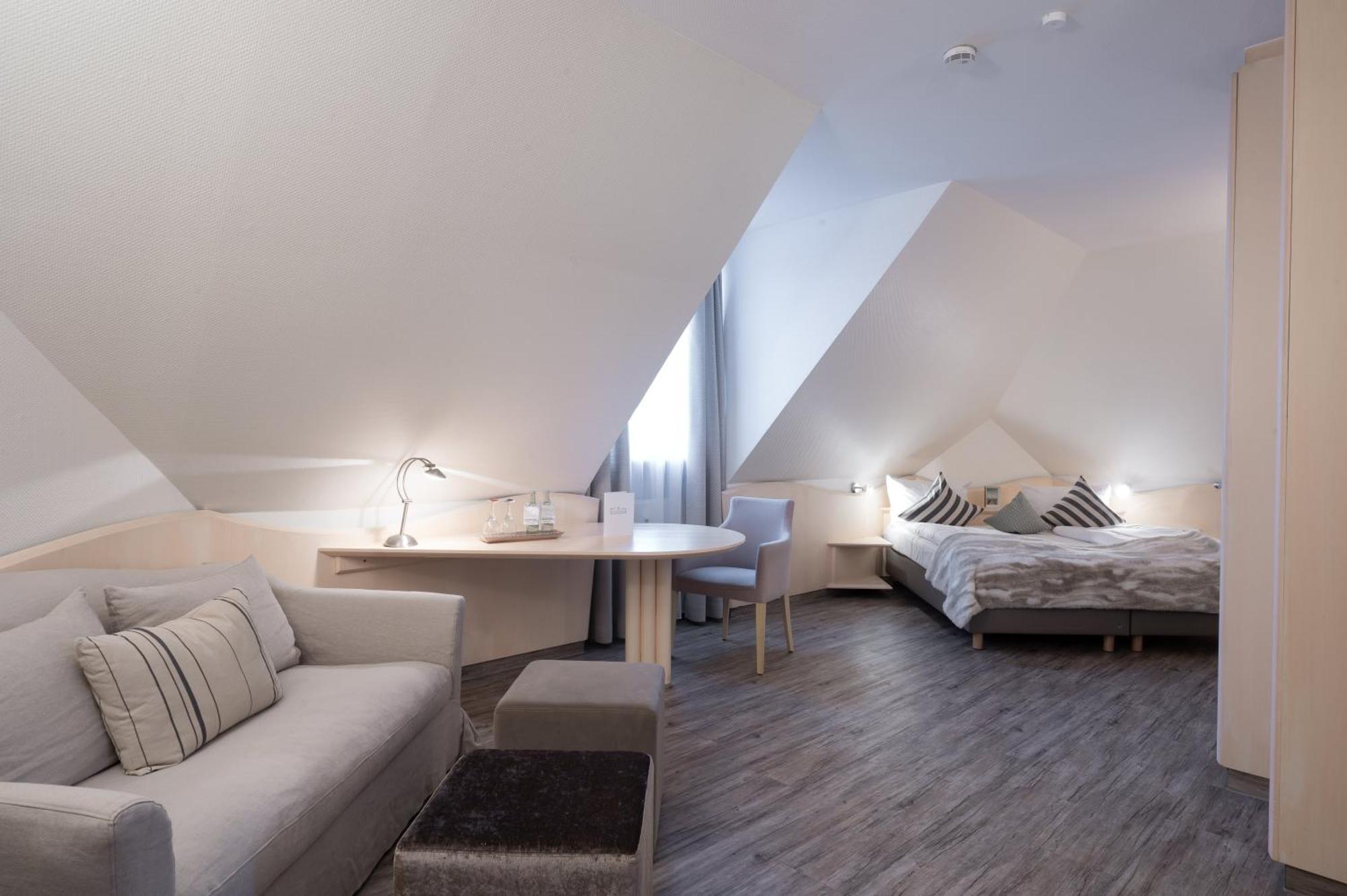 Landhotel 3Kronen Adelsdorf المظهر الخارجي الصورة